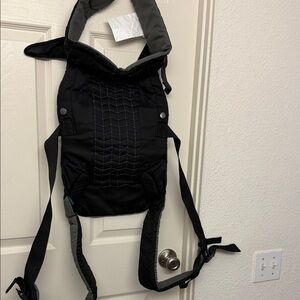 Infantino customizable carrier